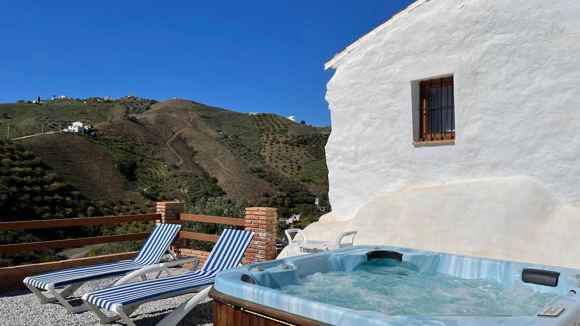 Evans Realty Bq Casa Vallejo & Jacuzzi & Bbq & Vistas Borge 0*,  Spain
